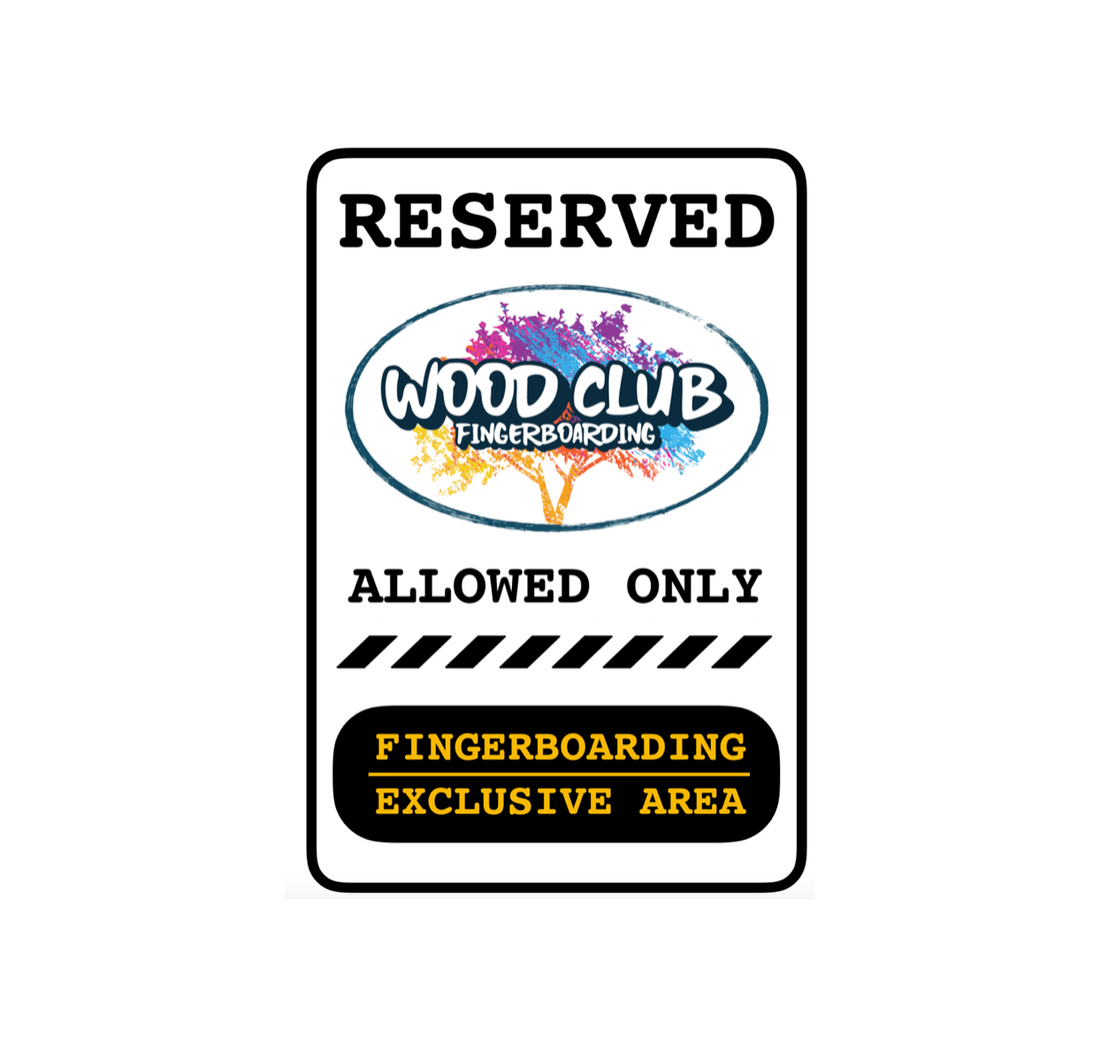 Autocollant "WoodClub Allowed Only"