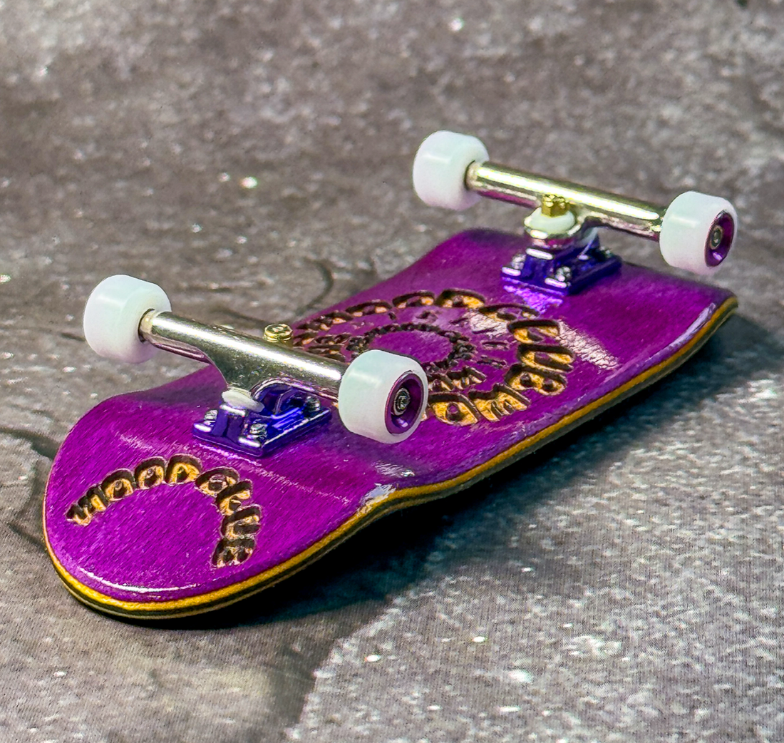 WoodClub ATELIER Deck en bois de 33,7mm - "Phantom Purple"